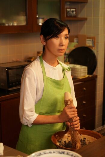 ＜試写室＞桃香の爆裂クレイジー劇場、猪突猛進勇介くん…黒木瞳ママには「なんですりこ木――！！」と絶叫＆爆笑必至