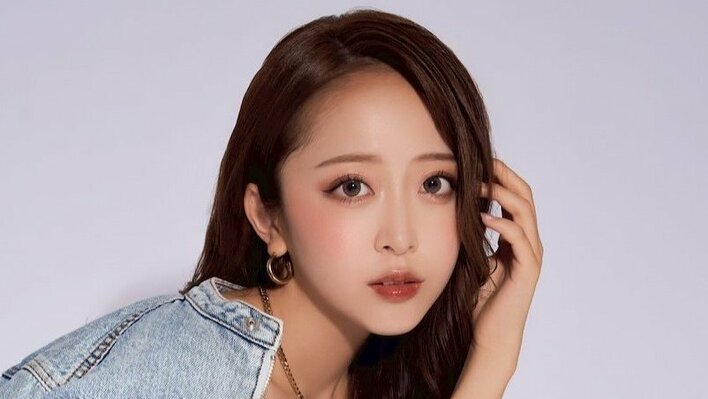 「これは異次元」みりちゃむ すっぴん姿を披露！ツルツル美肌際立つ近距離自撮りショットに反響「お肌がピチピチ」「もはや女神」