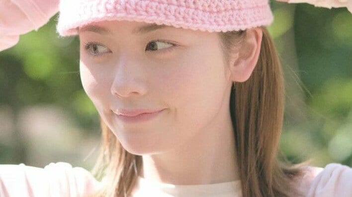 小芝風花 手編みの新作“プロ級”ピクミンニット帽に「上手すぎ」と称賛の嵐！春らしいコーデに合わせて着こなす姿に「ピッタリ！」「反則です♡」