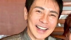 郷ひろみ 92歳の亡き母とのツーショットを公開！肩を抱き寄せた幸せあふれる仲むつまじい姿に「お二人の笑顔は永遠に輝いています」