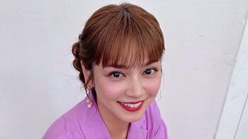 平愛梨 息子4人の“背の順ショット”が「そっくりで可愛い」と反響！色違いトレーナーを着て家族でお出かけ「本当に本当に尊い」「「癒やされる」