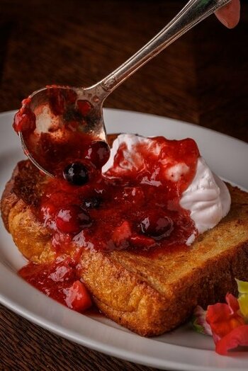 予約必須。焼きたてパンやこだわりの紅茶が楽しめる　体験型ベーカリービュッフェ【レストランMONDO】が春が旬のお料理や季節限定スイーツが登場。