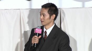 窪田正孝「5分前ギリギリで間に合った」舞台挨拶で靴が届かないハプニング