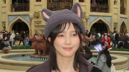 「バレないんですか？」本田翼 “変装なし”でディズニーシーへ！“ふにゃり”笑顔炸裂の完全オフな姿に反響「乗り方のお手本やわ」