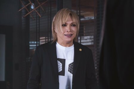 鬼龍院翔（ゴールデンボンバー）が浦真鷲（GACKT）に弟子入りを懇願する新人弁護士役でGP帯ドラマ初出演！『ブラックトリック～裁きを操る弁護人～』
