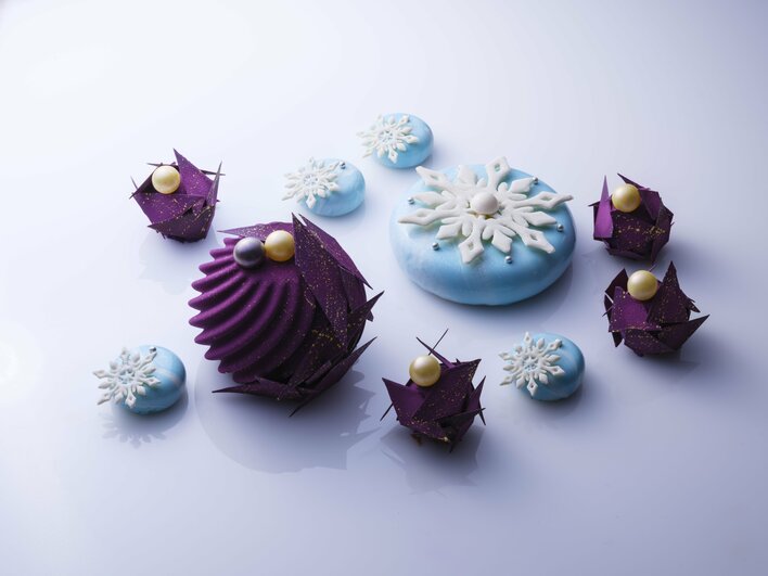 2026 年のクリスマスケーキの販売を開始　「The Art of Christmas」アートや冬の世界観にインスパイアされたスイーツで華やかに