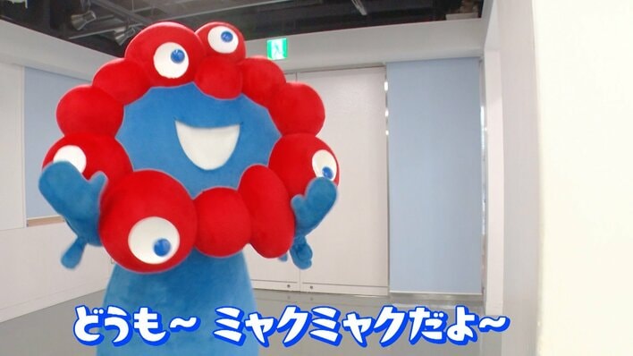 【画像19枚】人気キャラとのコラボにネイルや携帯扇風機まで…！東京の“ミャクラー”の楽しみ方を見る