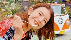 スザンヌ 12歳長男におんぶされ笑顔全開！豪華バカンスを与論島で満喫、広々プールや、バレルサウナなどのショットも
