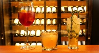 NYの名門ステーキハウスをもっと気軽に楽しめる「ベンジャミン グリル 京都店」、ステーキとワインカクテルの新たなペアリング体験「ゴールデンウィーク特別 ワインカクテルフェア」を開催