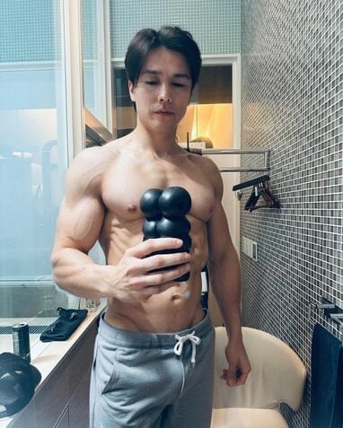 要潤 思わず二度見してしまう筋肉バッキバキの肉体を公開！よーく見る 