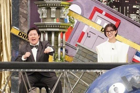 やす子が占い師・YASUKOに転身！？驚異の的中連発でスタジオ騒然！「芸能界はお金」「再ブレイク…自撮り棒…」と意味深発言も