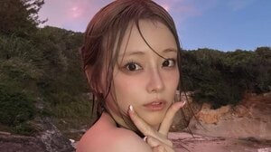 「すんげースタイル！」重盛さと美 “ナイスお尻♡”際立つ水着姿を披露！引き締まった美ボディーにファン大絶賛「ツヤツヤ！ピチピチ！」