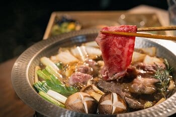 【京都・京田辺】冬の主役は“牡蠣と鍋”。「牡蠣食べ放題」と海鮮味噌鍋・京風すき焼きが11月より登場！