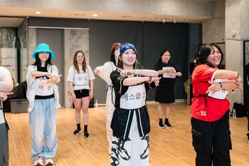 ソウルとロサンゼルスで大好評のSEVENTEENをテーマにした特別なAirbnb体験、ついに東京に上陸