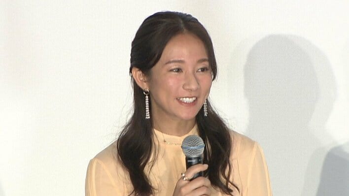 第2子出産を発表！木村文乃 食卓に手を伸ばす小さなおててを公開！豪華手料理と共に“さらっと”喜びを報告し「わぁあああ！びっくり！」