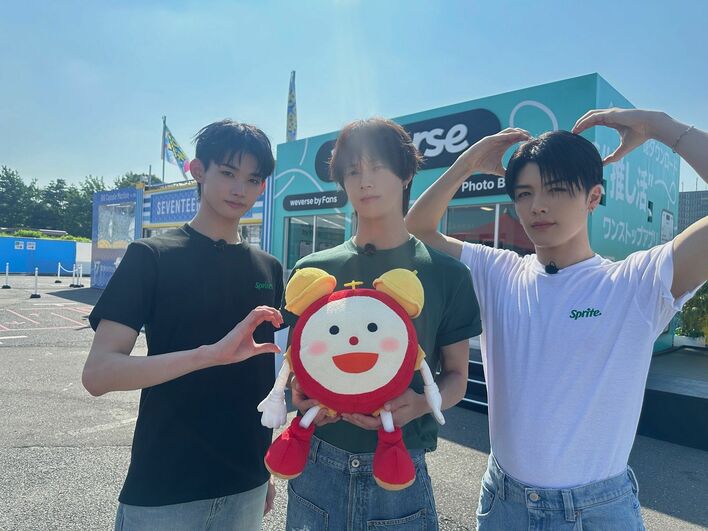 韓国で人気の4コマセルフフォトを&TEAMのK、JO、MAKIの3人で撮影！【お