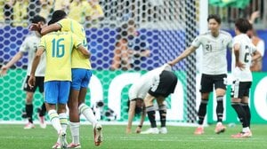 「絆を感じる瞬間」日本戦でのスポーツマンシップあふれる光景に感動の嵐！元チームメイト同士の熱いハグも【サッカーFIFAワールドカップ2026】