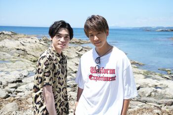 小山慶一郎 「夏にみなさんがやりたくなることばっかり！」二階堂高嗣と海辺でキャンプ！