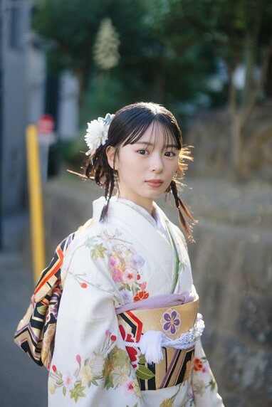 日向坂46・櫻坂46ら人気アイドル8名の“ハタチ”の振袖姿 谷口愛季、竹内
