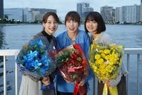 仲里依紗、のん、深川麻衣が笑顔でクランクアップ！「のんちゃん、深川さんと3人でプレッシャーも分け合え協力できて良かった」（仲）『Tokyo middle 30』