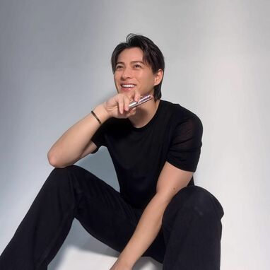 筋肉にも注目！平野紫耀 “秒で恋に落ちる”彼氏目線で見つめる姿に