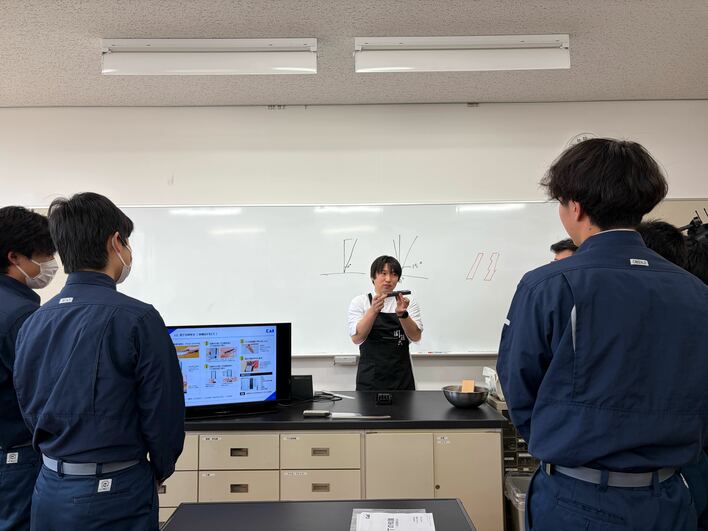 【事後レポート】富山県立氷見高等学校にて『良い包丁の選び方・正しい包丁の研ぎ方』 特別講習を開催