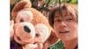 杉浦太陽 家族ハワイ旅行でディズニー満喫ショット公開！アロハシャツ姿のダッフィーとの写真や笑顔あふれる“アロハポーズ”姿に注目