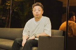 ダイアン・ユースケ「あんま焦ったりしない」笑って泣けるエッセイ本が大人気！書くことの楽しさと理想の50歳像を語る