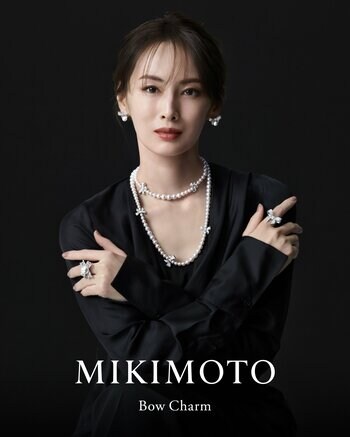 北川景子がまとう「Bow Charm」新作ジュエリー