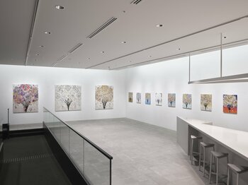 花束をモチーフとした新作を29点発表。奥田雄太の個展「With Gratitude」がGallery & Bakery Tokyo ８分にて開催中