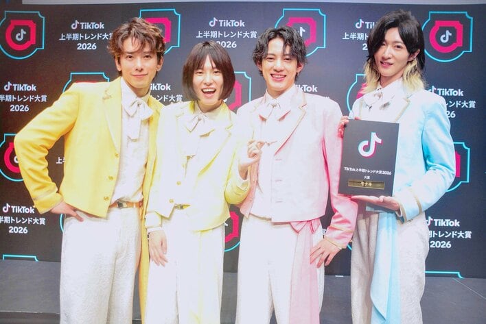 モナキ おヨネのDNAがじんに伝染！？公衆の面前での大胆行為にサカイJr
