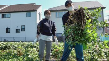 有村架純＆志尊淳 エッセンシャルワーカーの職場を訪問「⼼を表現する役者という仕事に…」