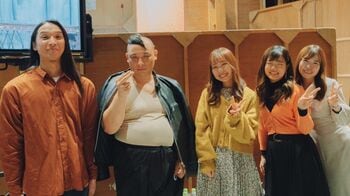 新時代アカペラユニットPLUS Unison.がトム・ブラウンとコントに参加！