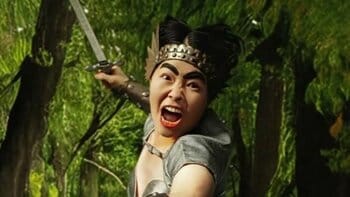 イモトアヤコ「40代を体現」超ド迫力ショットを披露！威圧感満載の“迷走した”姿に「鍛えあげた身体が素敵」「めっちゃ強そう」