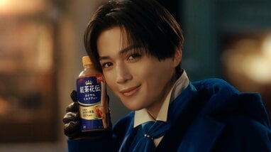 八木勇征が妖精となって雪が舞い落ちる冬の街に降臨！この冬、温めて