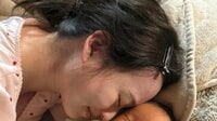 「ぱっちりお目目で可愛すぎ」由布菜月 生まれたて愛娘とのお家ショット公開！サッカー日本代表の夫・上田綺世に“似てる”の声も「尊すぎる写真だらけ」