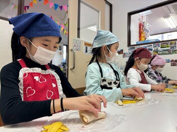 【名古屋・千種区】なぜ子どもは“食べる”と英語を話し出すのか？名古屋・千種区で大人気の体験型英語イベント