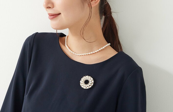 セレモニーシーンに求められるブローチとは？ブローチ専門店【Jeweliss（ジュエリス）】のセレモニーブローチ特集
