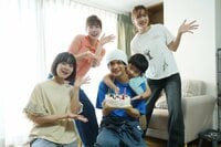 中島颯太「みなさんにお祝いしていただけるなんて」仲里依紗、のん、深川麻衣、天野優がバースデーサプライズ！『Tokyo middle 30』