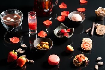 艶めくチョコレートといちごの饗宴　大人のチョコレート＆いちごアフタヌーンティー1月5日（月）より提供開始