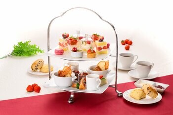 ポム・ダダン 苺のアフタヌーンティー／丸ノ内ホテル