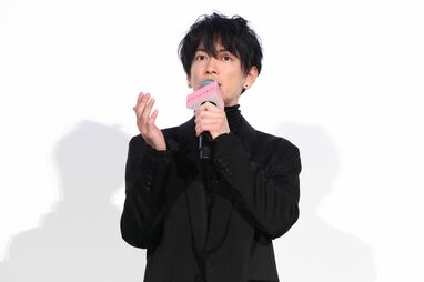 佐藤T「気付いた時から全てがはじまる」2020年 佐藤健「初めて本気を出している」35歳の抱負は「フルスロットル、全開