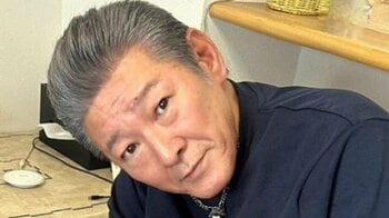 布川敏和 冬支度した愛車を披露！シャープなラインが目を引く藍色メタリックのSUVに「愛車カッコいいですね～」