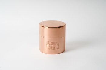 京都・手作り茶筒の老舗「開化堂」の銅製茶筒に、チームラボのロゴを刻印。『チームラボ バイオヴォルテックス 京都 - 大成建設』にて8月8日(土)から発売