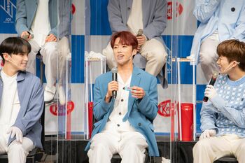 河野純喜の好実況に白岩瑠姫「全部言うやん」JO1が食レポに挑戦！