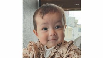 「最後まで笑えた」初めて嗅いだご飯の香りに“脳内バグ”発生？！生後7カ月の赤ちゃんが見せた最高のリアクションに反響「これが食への目覚め…」【激かわキッズ奇跡の瞬間】