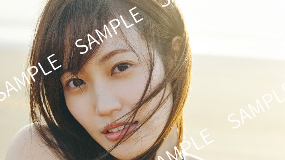 櫻坂46松田里奈 夕日に照らされた“エモ水着”最強の一枚解禁！1st写真集