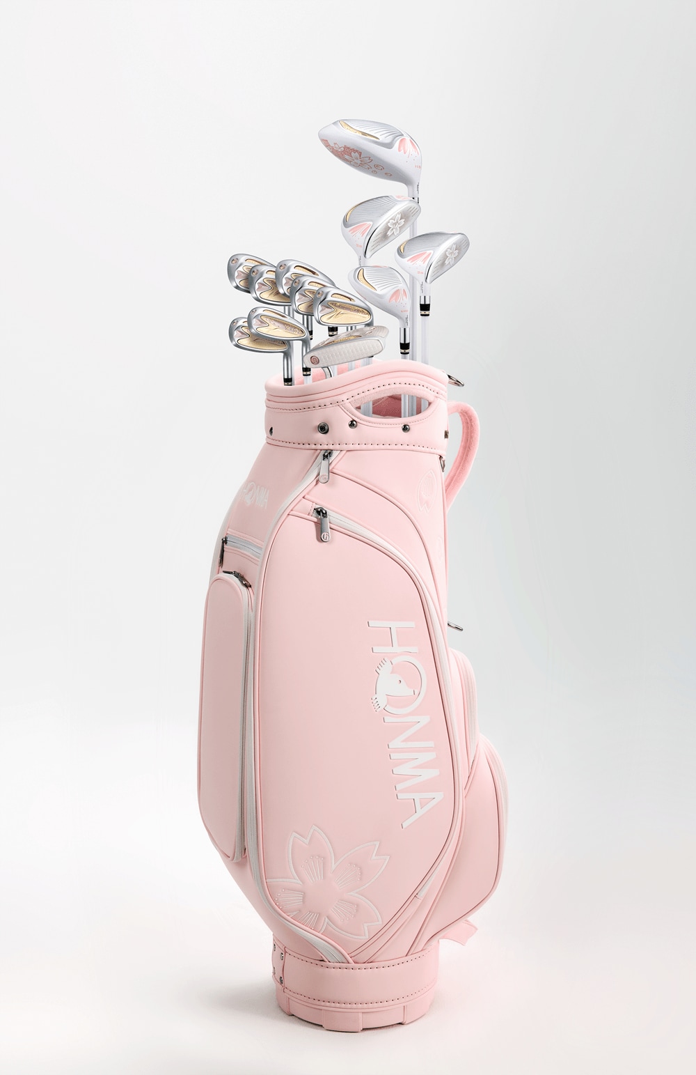 女性の軽やかなスイングを叶えるクラブセット『櫻の舞（SAKURA DANCE