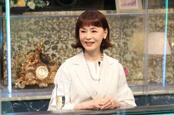 大地真央から「見せたいんでしょう？」と言われ、松本人志が“胸筋ボケ”！