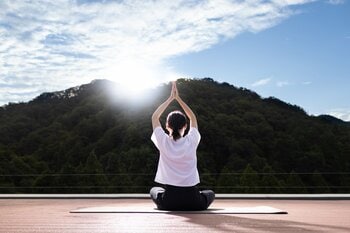 石川県加賀市「吉祥やまなか」2026年4月 New！【マインドフルネス・リトリート】 湯に癒やされ、空にほどける旅。